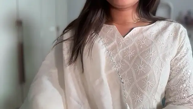 Snapshot of selen_5 chatting on 2, 5, 2026 selen 5 online show from 2, 5, 2026