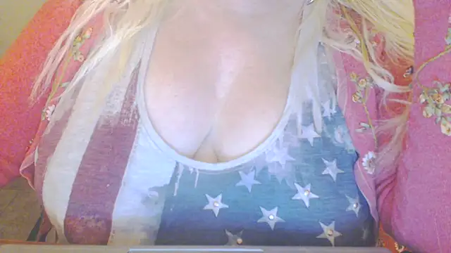 Snapshot of BrittanySheers chatting on 21, 11, 2025 BrittanySheers online show from 21, 11, 2025