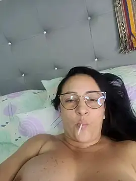 Snapshot of Ameliarizo chatting on 12, 9, 2025 Ameliarizo online show from 12, 9, 2025