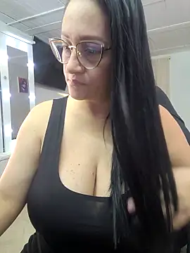 Snapshot of Ameliarizo chatting on 1, 11, 2025 Ameliarizo online show from 1, 11, 2025