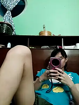 Snapshot of QueenSoreal chatting on 22, 4, 2026 QueenSoreal online show from 22, 4, 2026