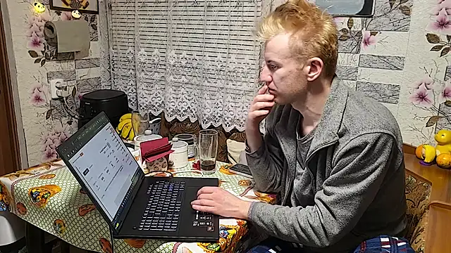 Snapshot of Vuitton chatting on 15, 4, 2026 Vuitton online show from 15, 4, 2026