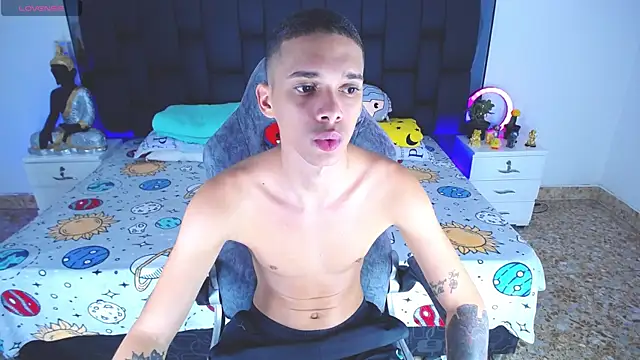 Snapshot of Nice_ButtX chatting on 17, 9, 2025 Nice ButtX online show from 17, 9, 2025