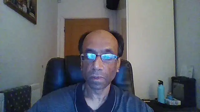 Snapshot of rauncher1 chatting on 17, 12, 2025 rauncher1 online show from 17, 12, 2025