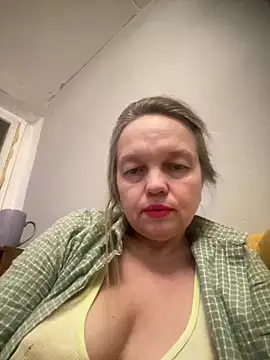 Snapshot of Susanel chatting on 11, 1, 2025 Susanel online show from 11, 1, 2025