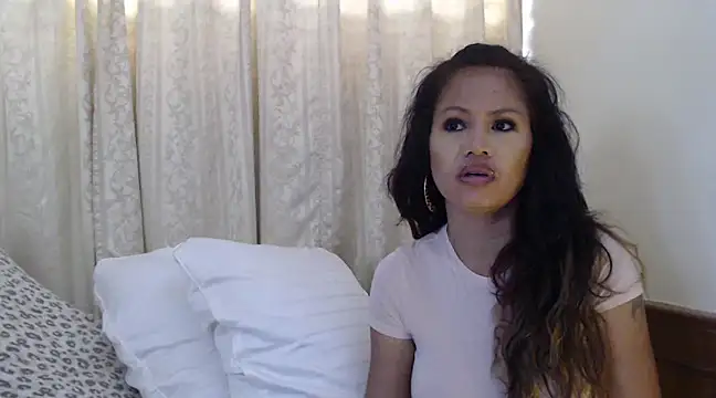 Snapshot of nareethai chatting on 15, 2, 2025 nareethai online show from 15, 2, 2025