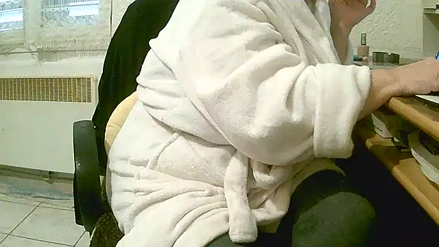 Snapshot of douceur63 chatting on 9, 1, 2026 douceur63 online show from 9, 1, 2026