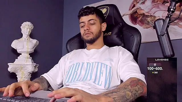 Snapshot of alessandro_duty chatting on 5, 12, 2024 alessandro duty online show from 5, 12, 2024