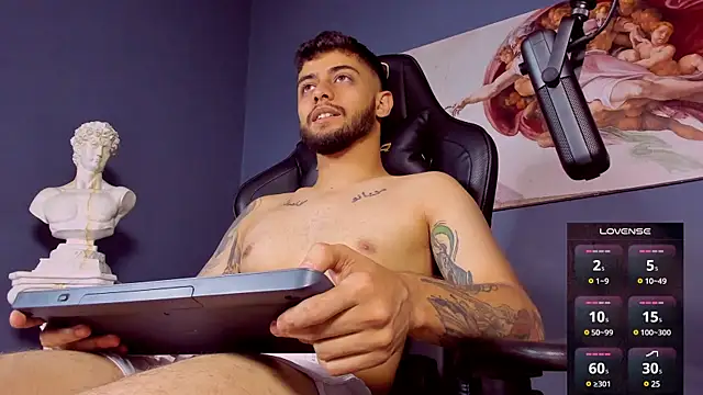 Snapshot of alessandro_duty chatting on 14, 12, 2024 alessandro duty online show from 14, 12, 2024