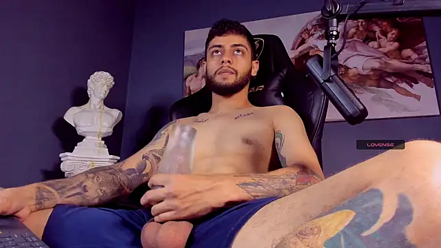 Snapshot of alessandro_duty chatting on 14, 1, 2025 alessandro duty online show from 14, 1, 2025