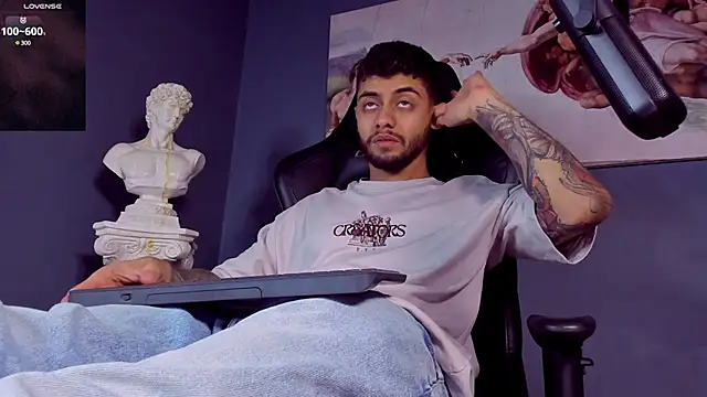 Snapshot of alessandro_duty chatting on 14, 2, 2025 alessandro duty online show from 14, 2, 2025