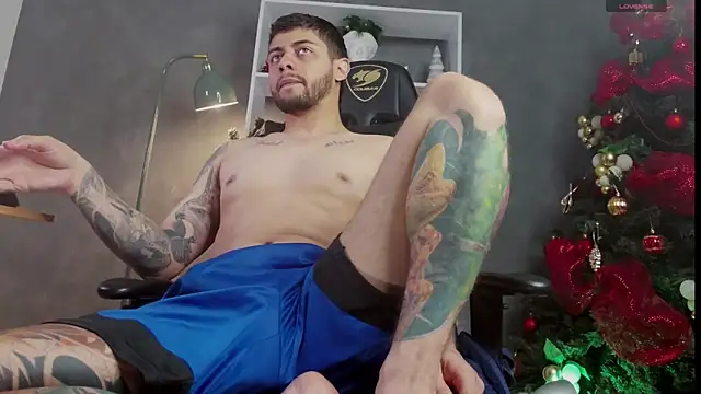 Snapshot of alessandro_duty chatting on 5, 12, 2025 alessandro duty online show from 5, 12, 2025