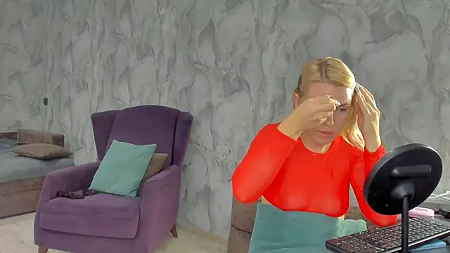 Snapshot of succubus chatting on 13, 9, 2025 succubus online show from 13, 9, 2025