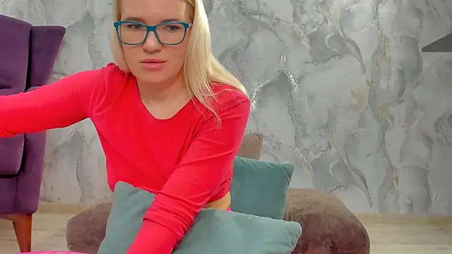 Snapshot of succubus chatting on 6, 10, 2025 succubus online show from 6, 10, 2025