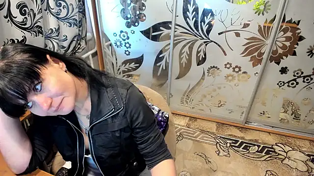 Snapshot of EVILENSA chatting on 11, 4, 2026 EVILENSA online show from 11, 4, 2026