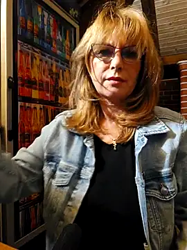 Snapshot of elacoquette chatting on 22, 9, 2025 elacoquette online show from 22, 9, 2025