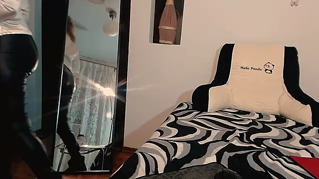 Snapshot of elacoquette chatting on 3, 10, 2025 elacoquette online show from 3, 10, 2025