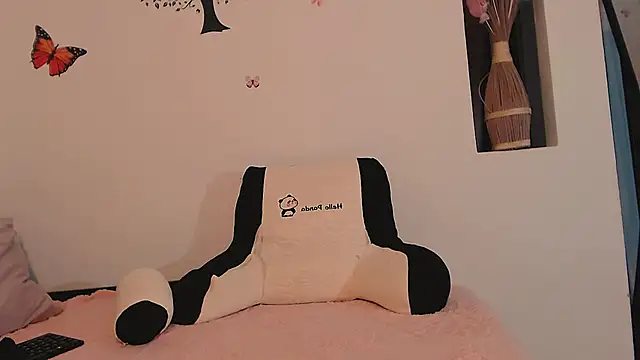 Snapshot of elacoquette chatting on 13, 10, 2025 elacoquette online show from 13, 10, 2025