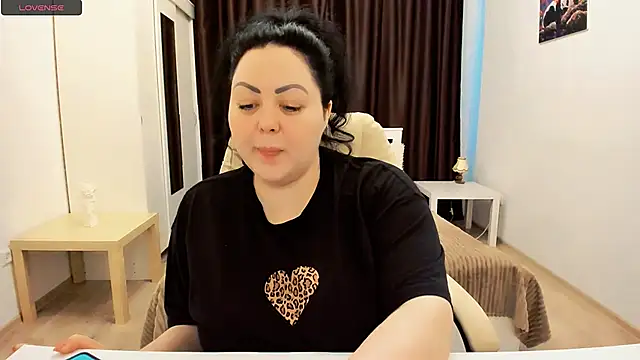 Snapshot of Nina_Hopper chatting on 31, 1, 2025 Nina Hopper online show from 31, 1, 2025