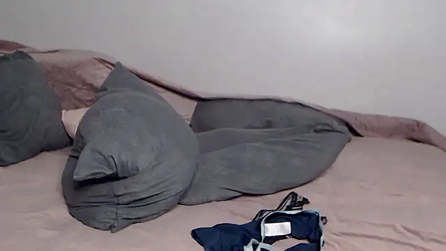 Snapshot of Cheresse chatting on 20, 2, 2025 Cheresse online show from 20, 2, 2025