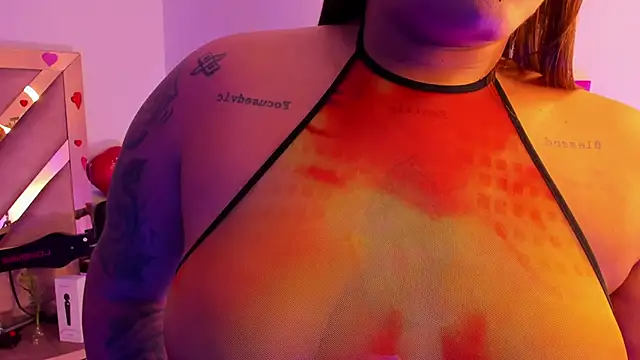 Snapshot of Victoria14_ chatting on 17, 2, 2025 Victoria14 online show from 17, 2, 2025