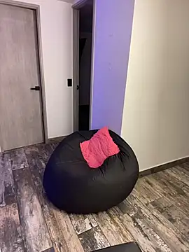 Snapshot of Victoria14_ chatting on 8, 11, 2025 Victoria14 online show from 8, 11, 2025