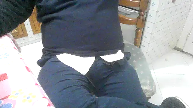 Snapshot of polloiw chatting on 24, 11, 2025 polloiw online show from 24, 11, 2025