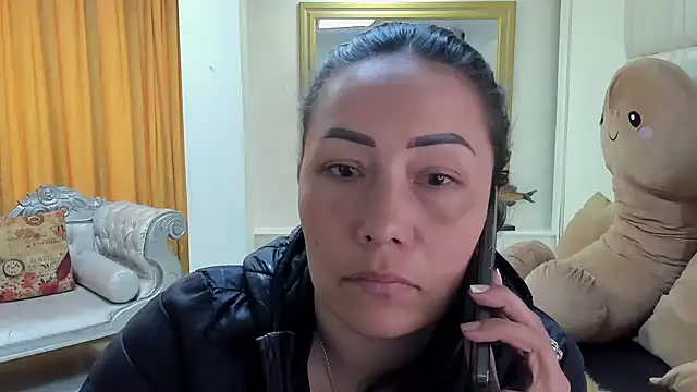 Snapshot of gaby_trent chatting on 21, 12, 2024 gaby trent online show from 21, 12, 2024