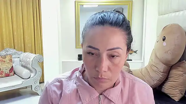 Snapshot of gaby_trent chatting on 26, 12, 2024 gaby trent online show from 26, 12, 2024