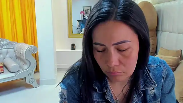 Snapshot of gaby_trent chatting on 11, 1, 2025 gaby trent online show from 11, 1, 2025