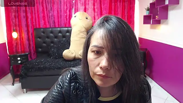 Snapshot of gaby_trent chatting on 14, 2, 2025 gaby trent online show from 14, 2, 2025