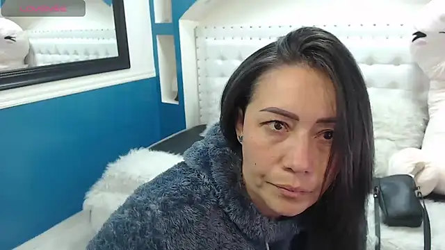 Snapshot of gaby_trent chatting on 24, 2, 2025 gaby trent online show from 24, 2, 2025