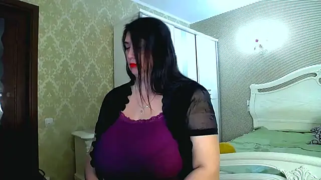 Snapshot of Evelyn_Shy chatting on 20, 2, 2025 Evelyn Shy online show from 20, 2, 2025