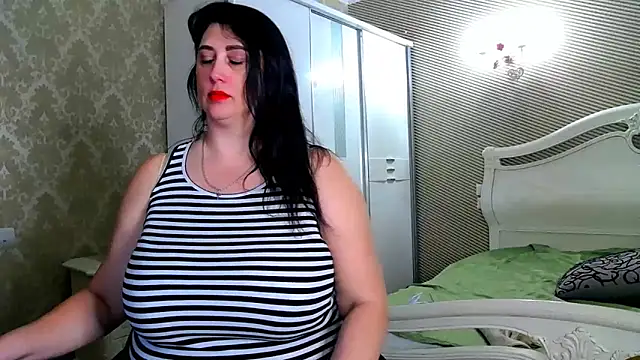 Snapshot of Evelyn_Shy chatting on 12, 3, 2025 Evelyn Shy online show from 12, 3, 2025