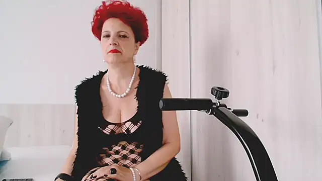 MilfSupreme online show from 3, 10, 2025