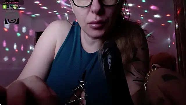 Snapshot of SonyaDevon chatting on 28, 12, 2024 SonyaDevon online show from 28, 12, 2024