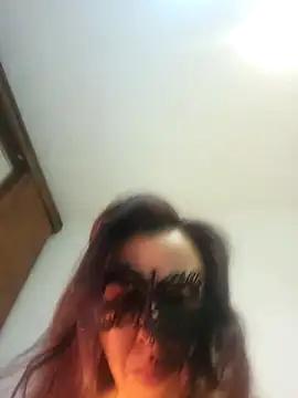 Snapshot of LAURAFOCOSA chatting on 15, 11, 2025 LAURAFOCOSA online show from 15, 11, 2025