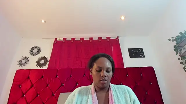 Snapshot of harleyevaans chatting on 8, 3, 2025 harleyevaans online show from 8, 3, 2025