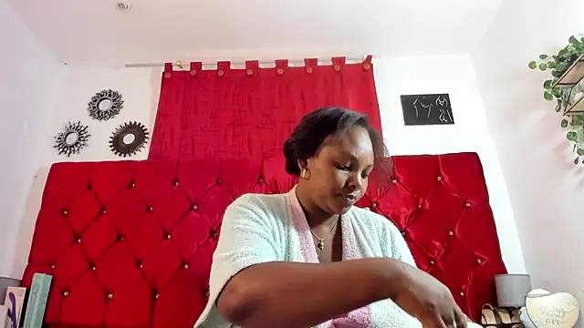 Snapshot of harleyevaans chatting on 17, 9, 2025 harleyevaans online show from 17, 9, 2025