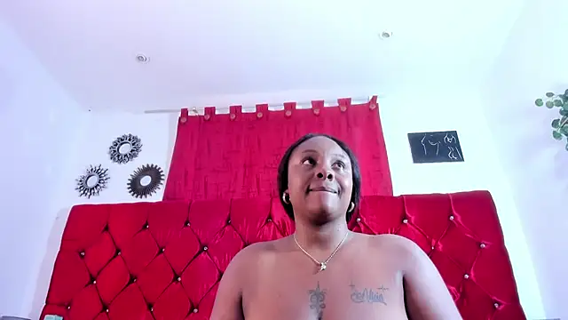 Snapshot of harleyevaans chatting on 16, 10, 2025 harleyevaans online show from 16, 10, 2025