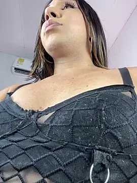 Snapshot of cristal_0381 chatting on 9, 3, 2025 cristal 0381 online show from 9, 3, 2025