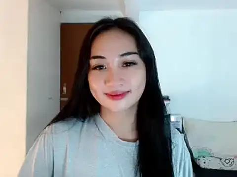 Snapshot of SweetLilly_18 chatting on 18, 12, 2024 SweetLilly 18 online show from 18, 12, 2024