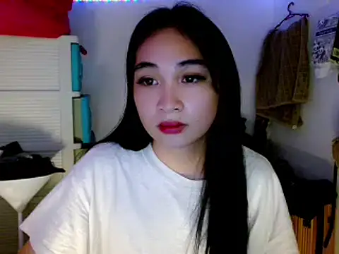 Snapshot of SweetLilly_18 chatting on 23, 3, 2025 SweetLilly 18 online show from 23, 3, 2025