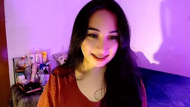 Snapshot of SweetLilly_18 chatting on 5, 12, 2025 SweetLilly 18 online show from 5, 12, 2025