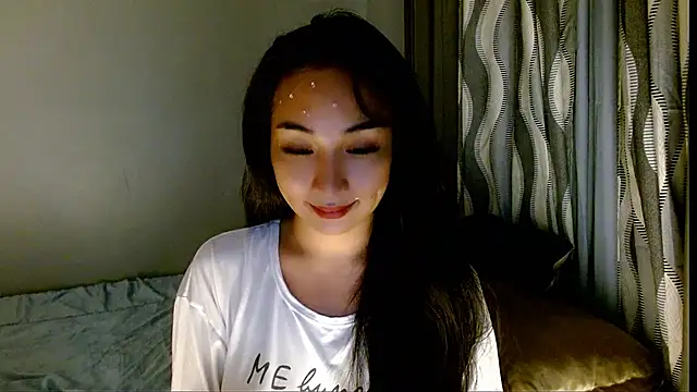 Snapshot of SweetLilly_18 chatting on 12, 3, 2026 SweetLilly 18 online show from 12, 3, 2026