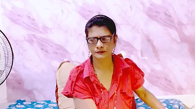 Snapshot of IndianAllure chatting on 20, 3, 2025 IndianAllure online show from 20, 3, 2025