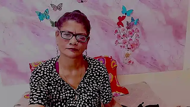 Snapshot of IndianAllure chatting on 26, 11, 2025 IndianAllure online show from 26, 11, 2025