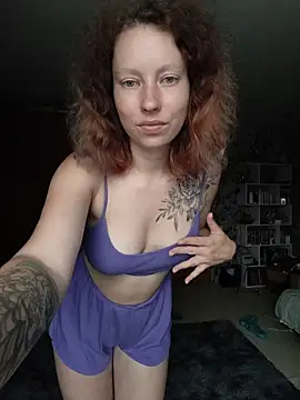 Snapshot of Frost_foxy chatting on 6, 7, 2026 Frost foxy online show from 6, 7, 2026