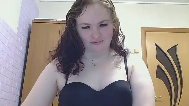 Snapshot of AliceForLoveOh chatting on 13, 4, 2026 AliceForLoveOh online show from 13, 4, 2026