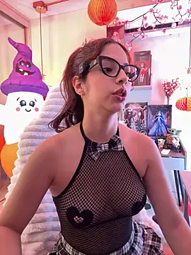 Snapshot of Zoe_Bae chatting on 23, 10, 2025 Zoe Bae online show from 23, 10, 2025